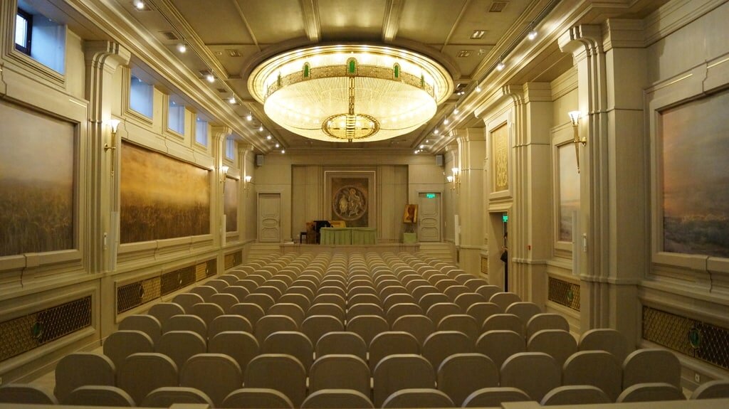 Актовый зал Академии 