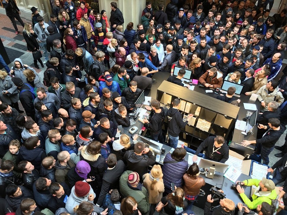 Так трудно удержаться, когда тебя несёт волной заманчивых предложений!.. 