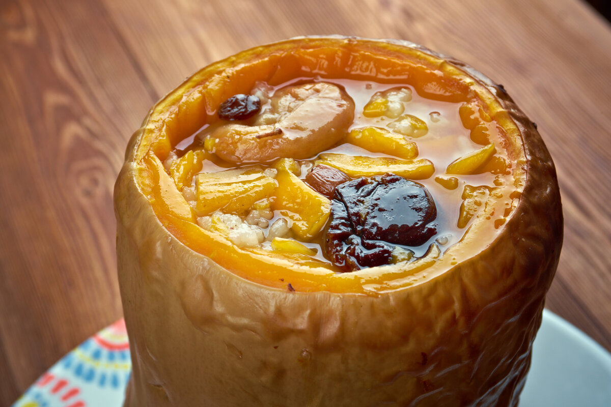     Фаршированная запечённая тыква: очень вкусный и простой десерт