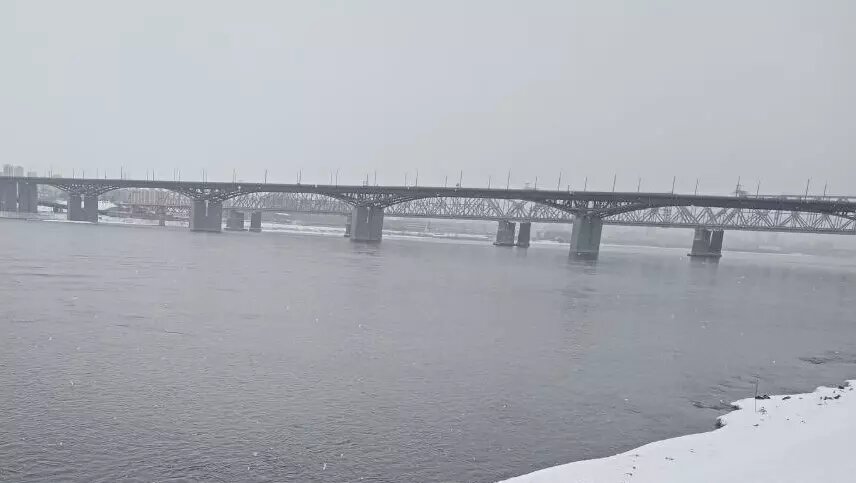     Николаевский мост почти полностью закроют для движения — всё из-за съемок сериала.