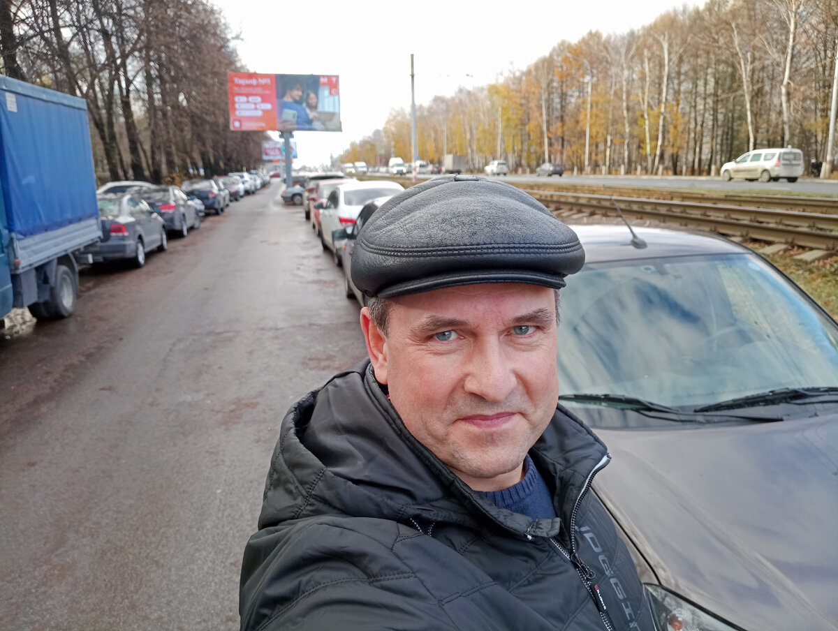 Бесплатная парковка всегда полная