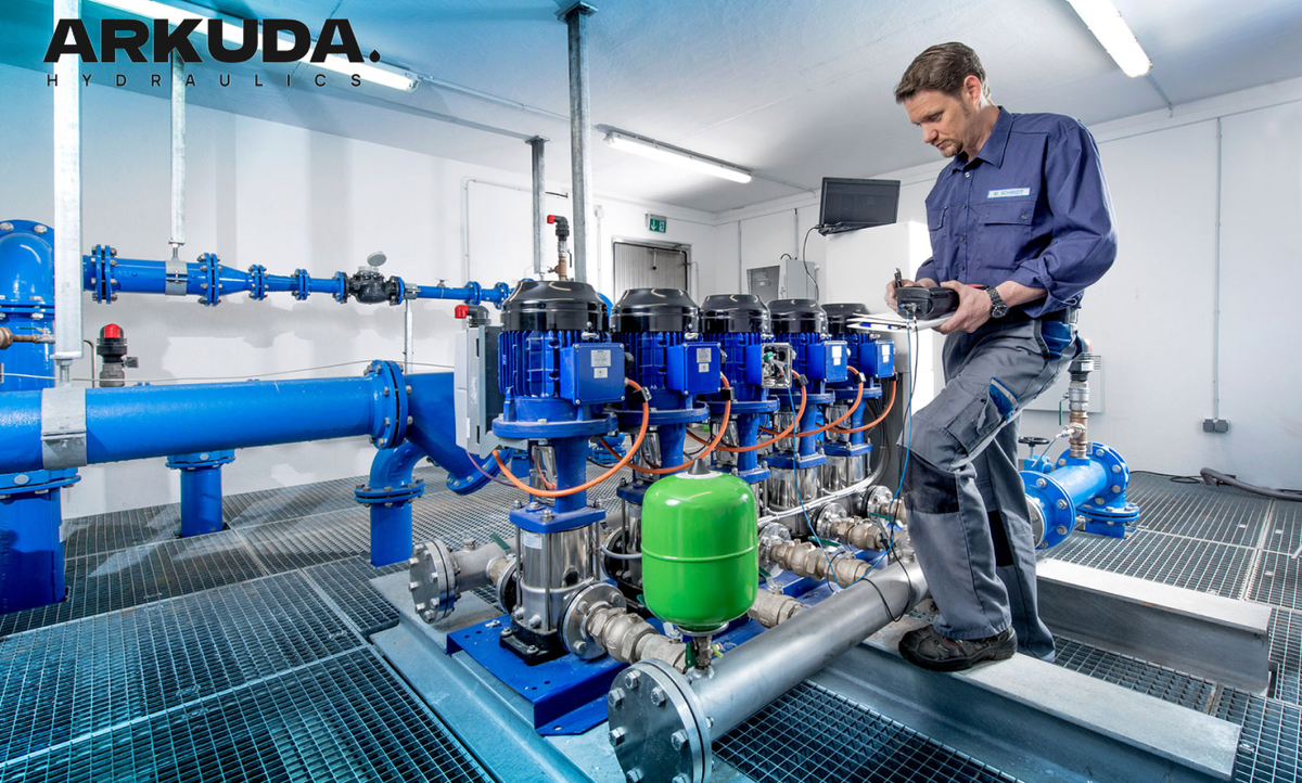 Работа с гидрооборудованием на производстве.