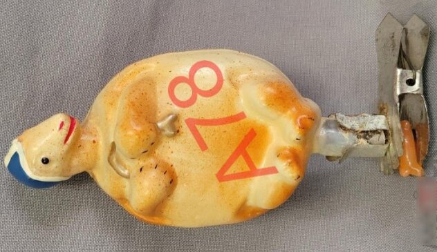 Советская ёлочная игрушка Черепаха из набора Золотой ключик, фото с сайта Мешок