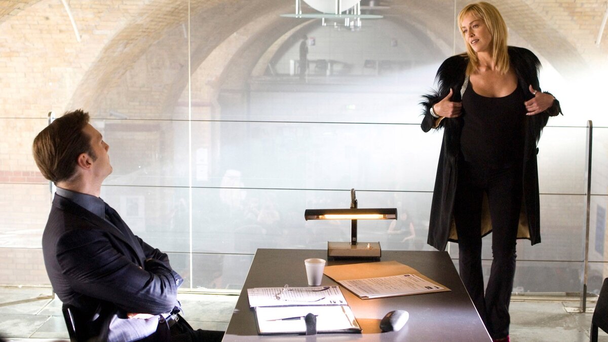 Кадр из фильма "Основной инстинкт 2: Жажда риска" (2006)