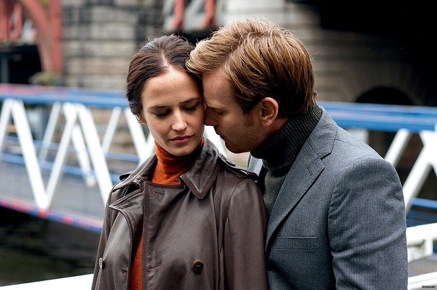 И если утром тебя сбила машина. Чувствую последнее. Жрать неси кот мем. Юэн макгрегор последняя любовь на земле. Брюс уиллис шестое чувство 1999.