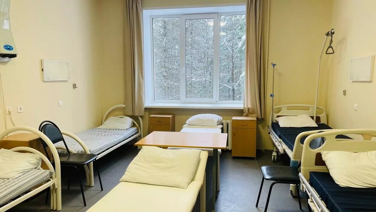     Участники СВО из Удмуртии смогут проходить лечение в Республиканском госпитале ветеранов войн, расположенный на улице 50 лет ВЛКСМ в Ижевске. Об этом в своем телеграм-канале сообщил и. о. министра здравоохранения региона Сергей Багин.