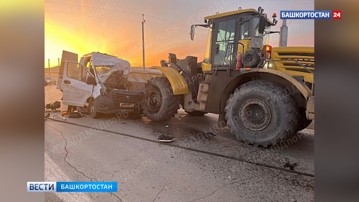    Водитель микроавтобуса, пострадавший в ДТП с трактором, скончался в больнице в Башкирии