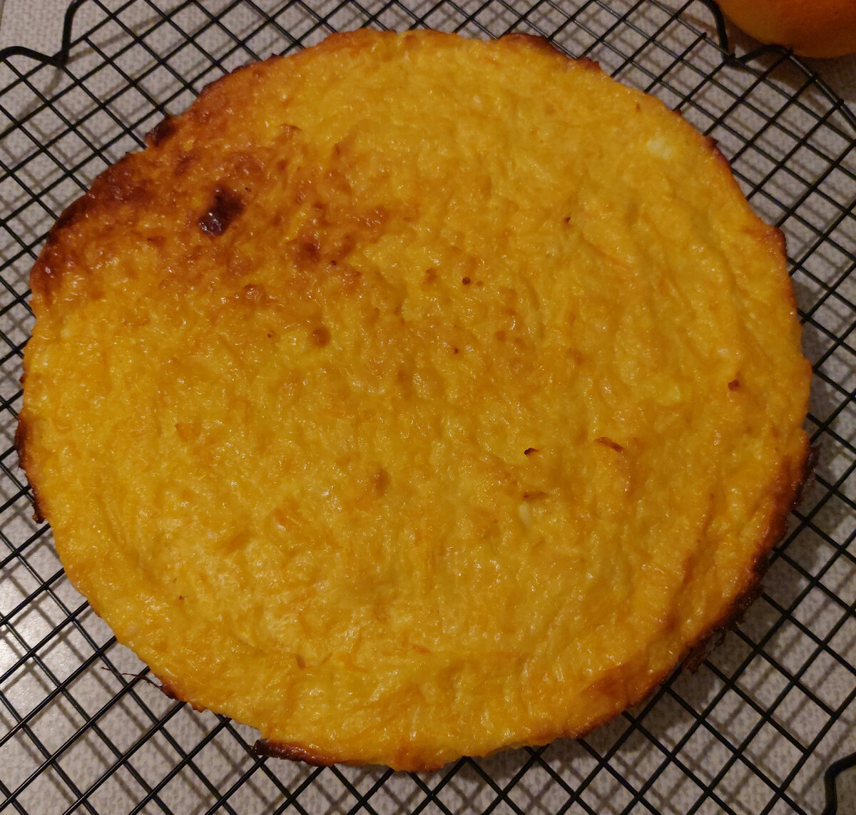 Получается вот такая яркая запеканка.