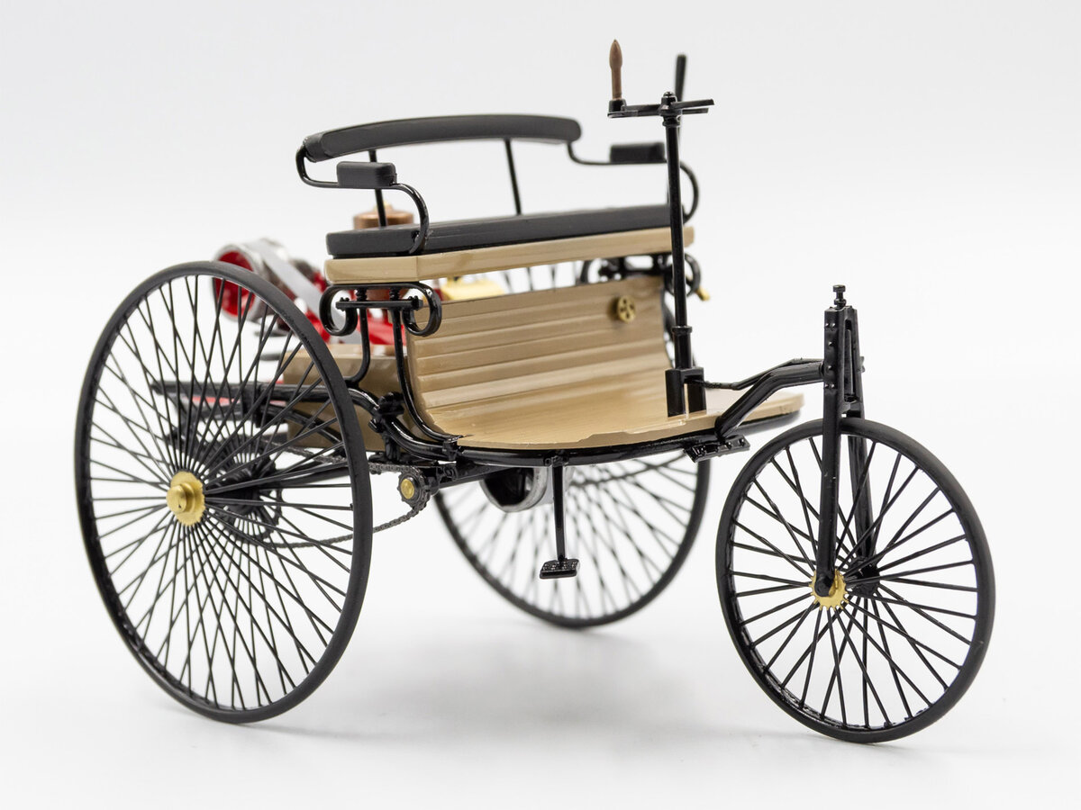 Автомобиль бенца. Benz Patent-Motorwagen 1886. Бенц Моторваген 1886. Mercedes Benz 1886. 24040 ICM 1 24 автомобиль Бенца 1886г.