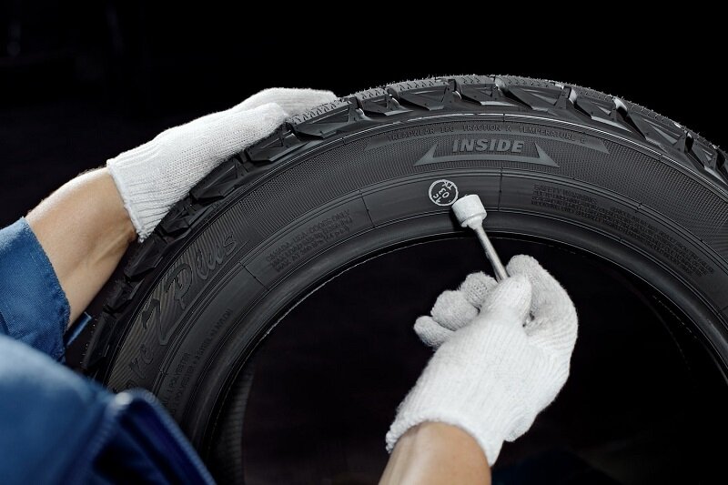 Цветные полоски и точки на шинах: что означает маркировка и для кого ...