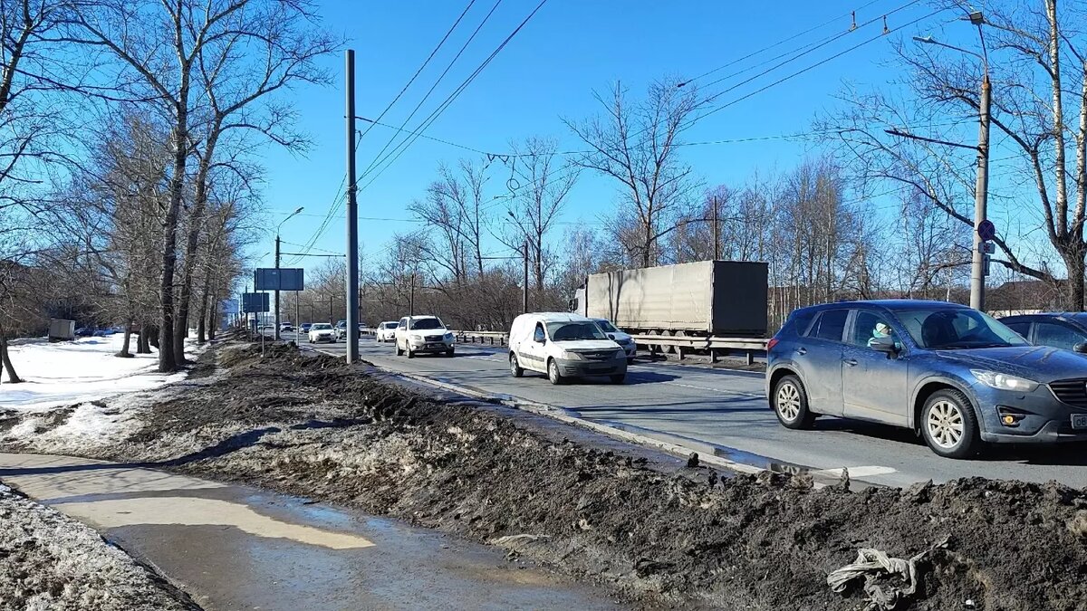 Специально для России». Асфальт закатали в снег в Нижнем Новгороде — видео  | newsnn.ru | Дзен