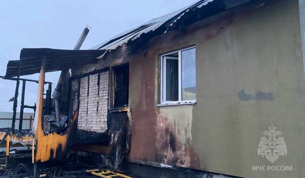     В Ивановском районе женщина получила ожоги, вынося документы из горящего дома