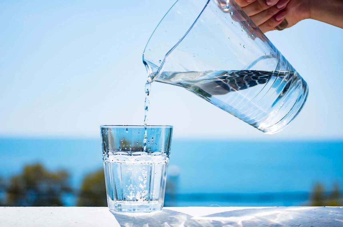 Agua video. Питьевая вода. Стакан чистой воды. Чистая вода. Вода и питьевой режим.