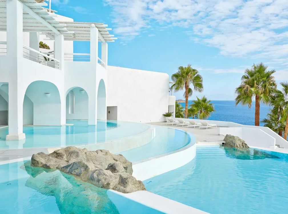 Красивые отели на море. Греция Грекотель. Grecotel mykonos Blu Exclusive Resort 5. Mykonos Blu Grecotel. Пещерный бассейн Миконос Греция.