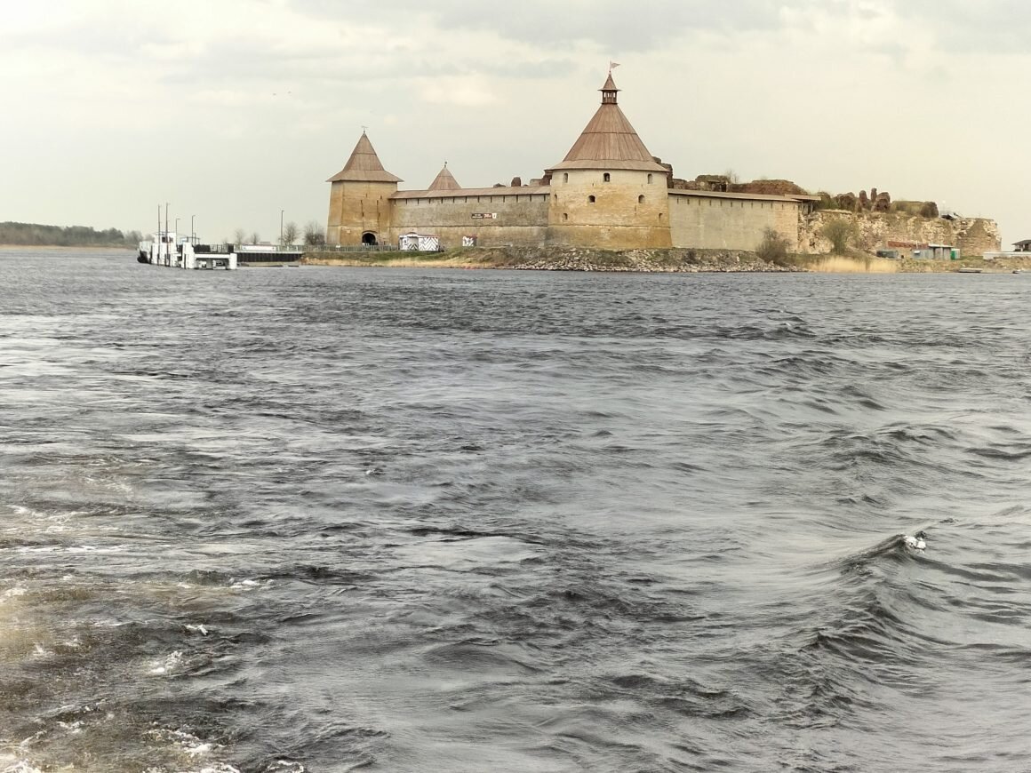 Сейчас (пока на уровне идеи) обсуждается возможность строительства канатной дороги между городом Шлиссельбургом и островом Ореховый, сообщил на XXI Общероссийском Форуме «Стратегическое планирование в