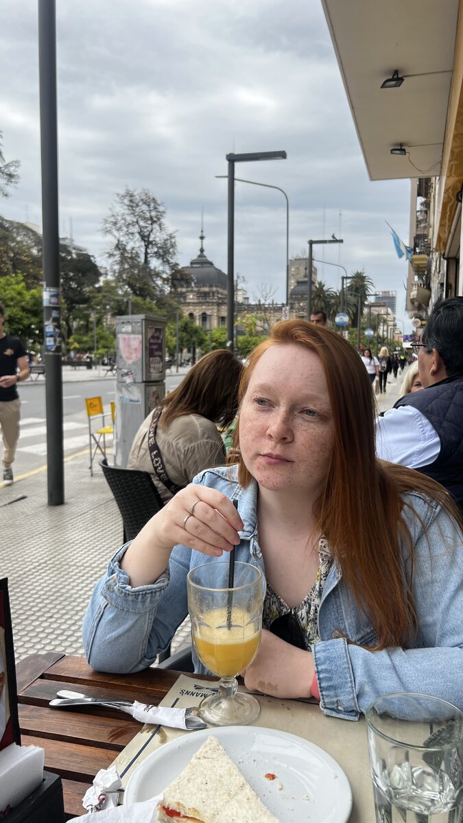 Кафе на центральной площади в Тукумане 