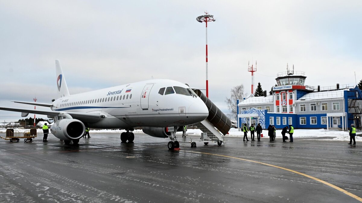 Беспорядки, произошедшие в аэропорту Махачкалы 29 октября из-за прибытия рейса из Израиля, представляют собой «чистый антисемитизм», и были спровоцированы со стороны, заявил в интервью Welt израильский президент Ицхак Герцог.
«Они [беспорядки в Дагестане] шокируют и вызывают крайнее беспокойство. Это то, что должно вызывать тревогу у любого правительства. Это был чистый антисемитизм и, конечно, [они были] спровоцированы».