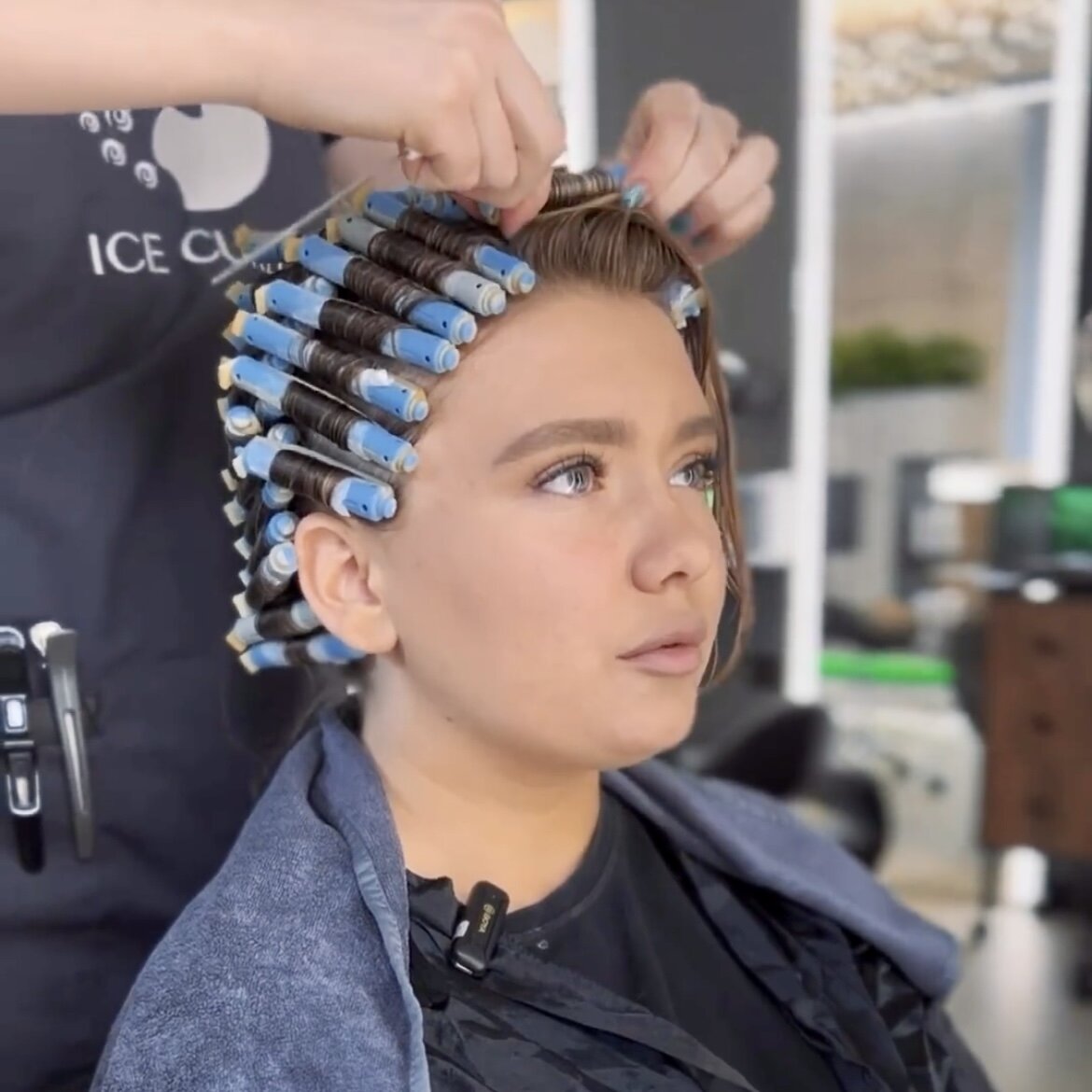 Процесс создания прекрасных локонов в салоне ICE CURLY.