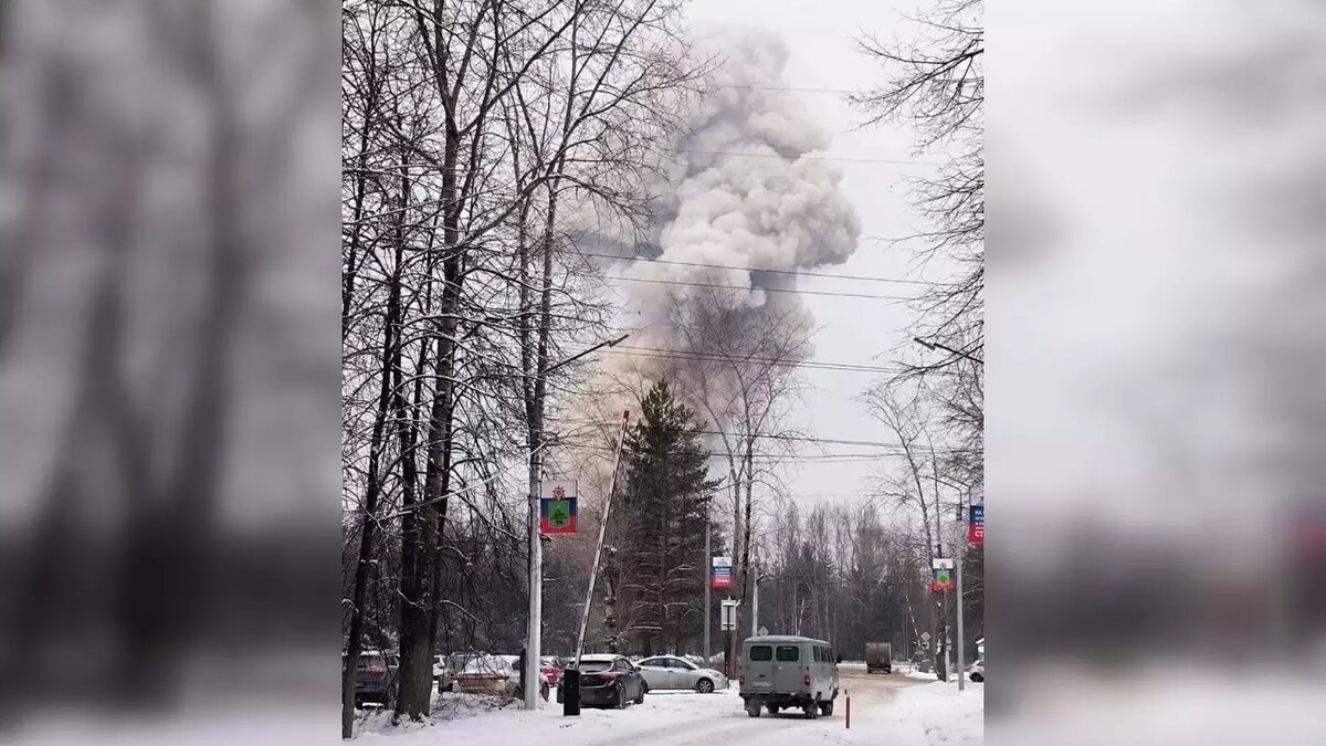     В Пермском крае произошел взрыв в одном из цехов завода «Урал», занимающегося производством боеприпасов. Об этом сообщили читатели издания Properm.ru.