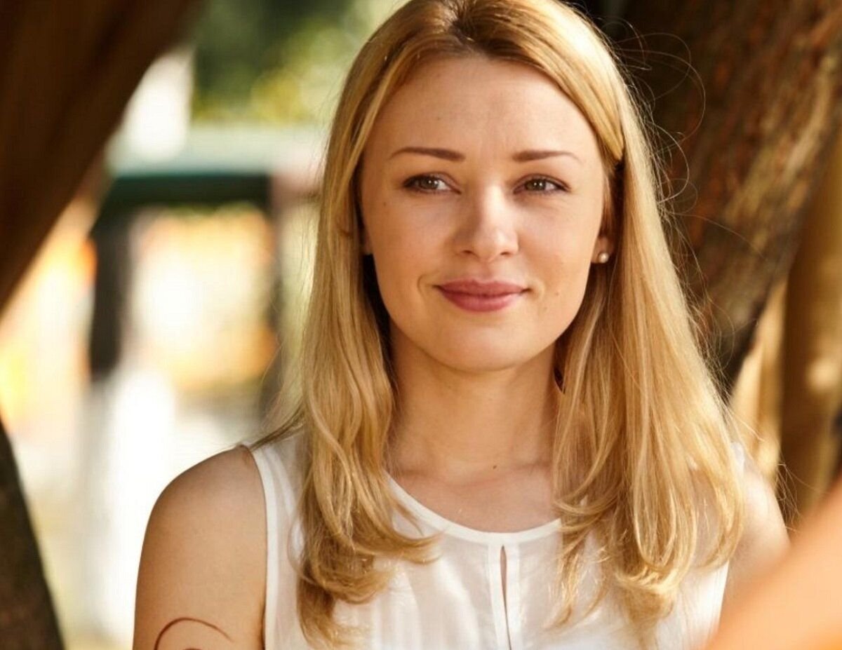 ирина таранник 2021. пластмассовая королева ольга дятловская. карина андоленко в сериале королева красоты. станислав бондаренко три королевы. красная королева сериал регина.