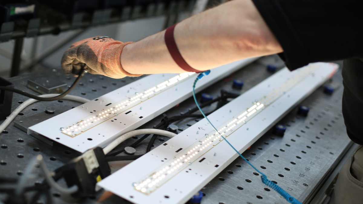 Светодиоды в испытательном центре компании WhitecroftWhitecroft Lighting  📷
