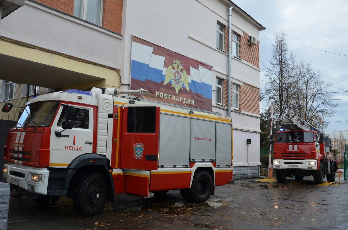 В Пензе сотрудники Росгвардии и ГУ МЧС России по Пензенской области провели  совместное пожарно-тактическое учение | Росгвардия. Приволжский округ | Дзен