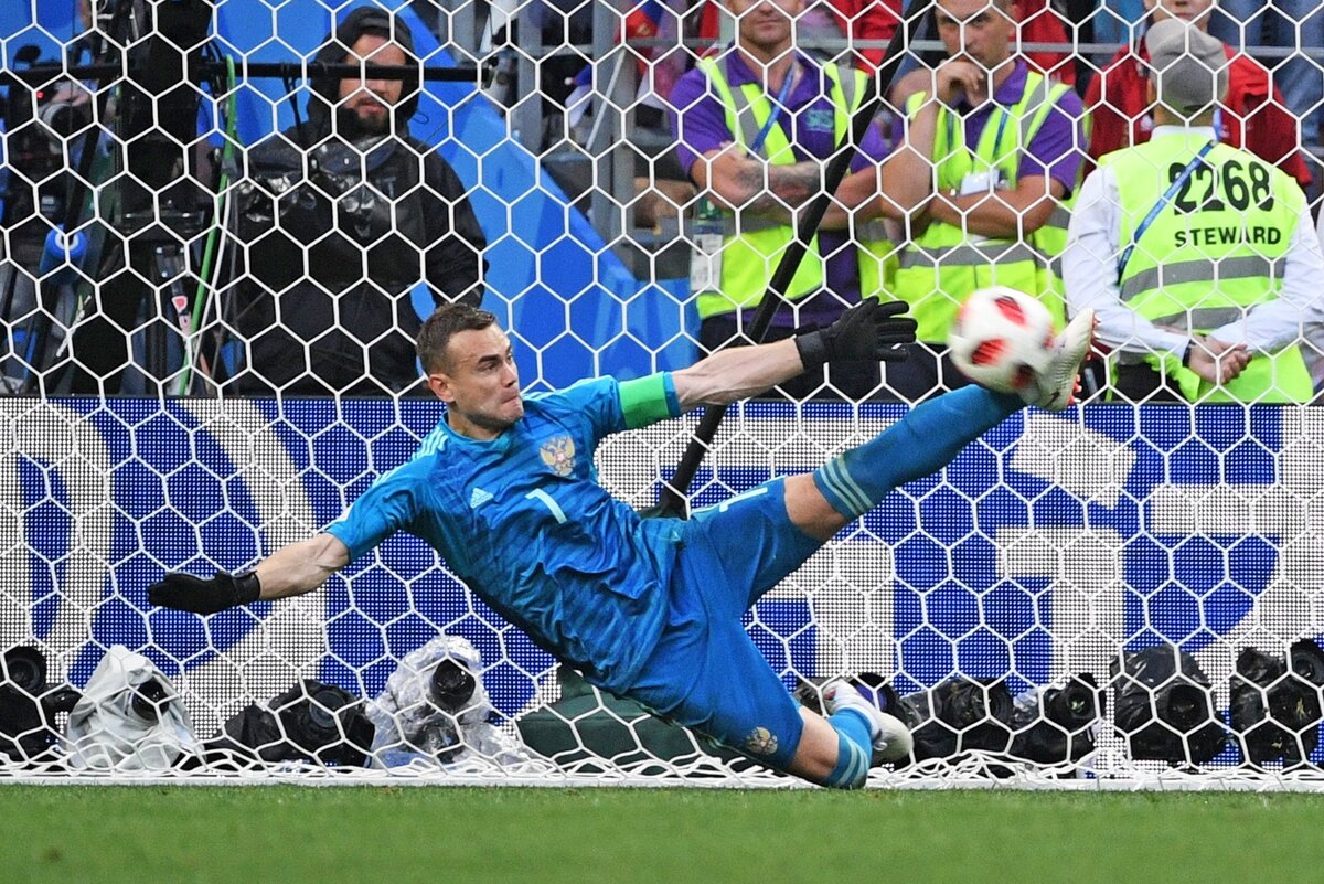  📷 📷 📷 📷 📷 📷 📷 📷 📷 📷 📷 📷   Российский футболист Игорь Акинфеев