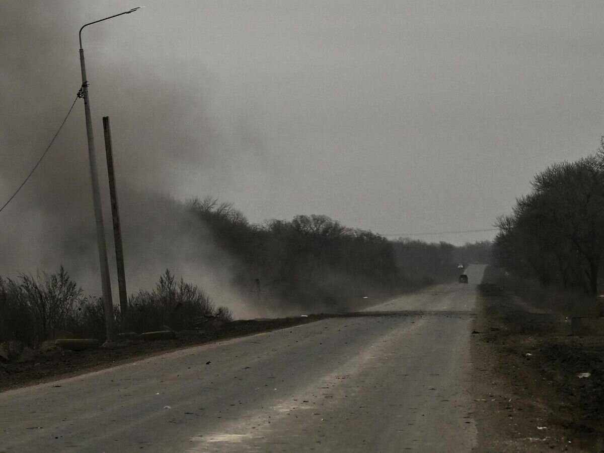    Дорога недалеко от Константиновки, Донецкая область© AFP 2023 / ARIS MESSINIS