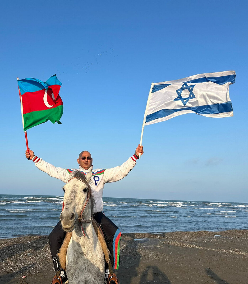 Еврейский информационный сайт STMEGI.COM сообщает, что 29 октября 2023 г. в Баку состоялась общественная акция в поддержку Израиля.-2