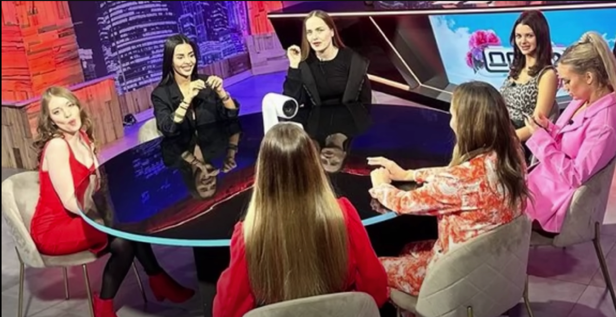 Влюбись если сможешь. Дом 2 новая жизнь 30 января 2024. 2022. Саша черно дом 2. Юля дом 2 новенькая.