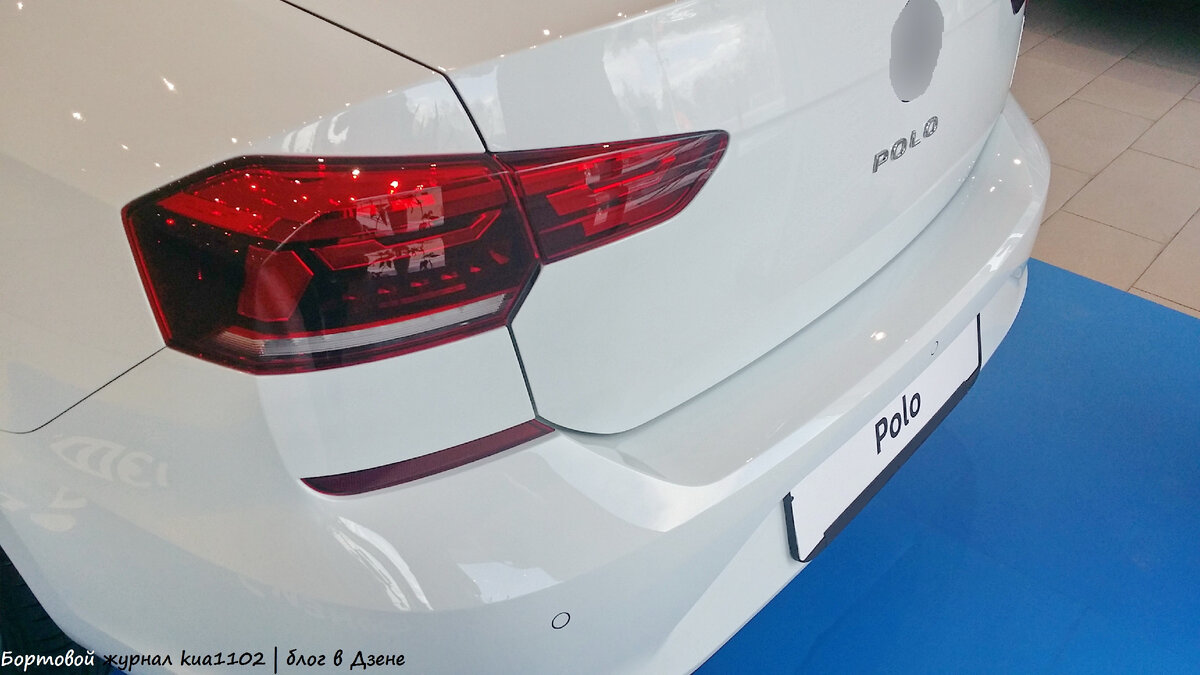 Вид задней части автомобиля Volkswagen Polo. Автор фотографии kua1102