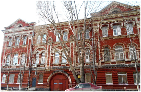 Обращение Н.И. Кириллова в Думу гласило: «… желая оказать посильную помощь нуждающемуся в ночлеге бедному населению города Самары, я построил на углу Соборной и Воскресенской, на принадлежащем мне дворовом месте 3-х этажное каменное здание, обставив его по назначению, и передаю дворовое место и здание в собственность самарского городского общества» . 