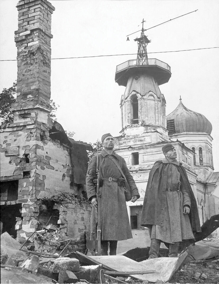 Православная церковь в великую отечественную войну. Ельня воскресенская церковь 1941. православная церковь в годы войны 1941-1945. русская церковь в годы вов 1941-1945. русская православная церковь в годы войны вов.