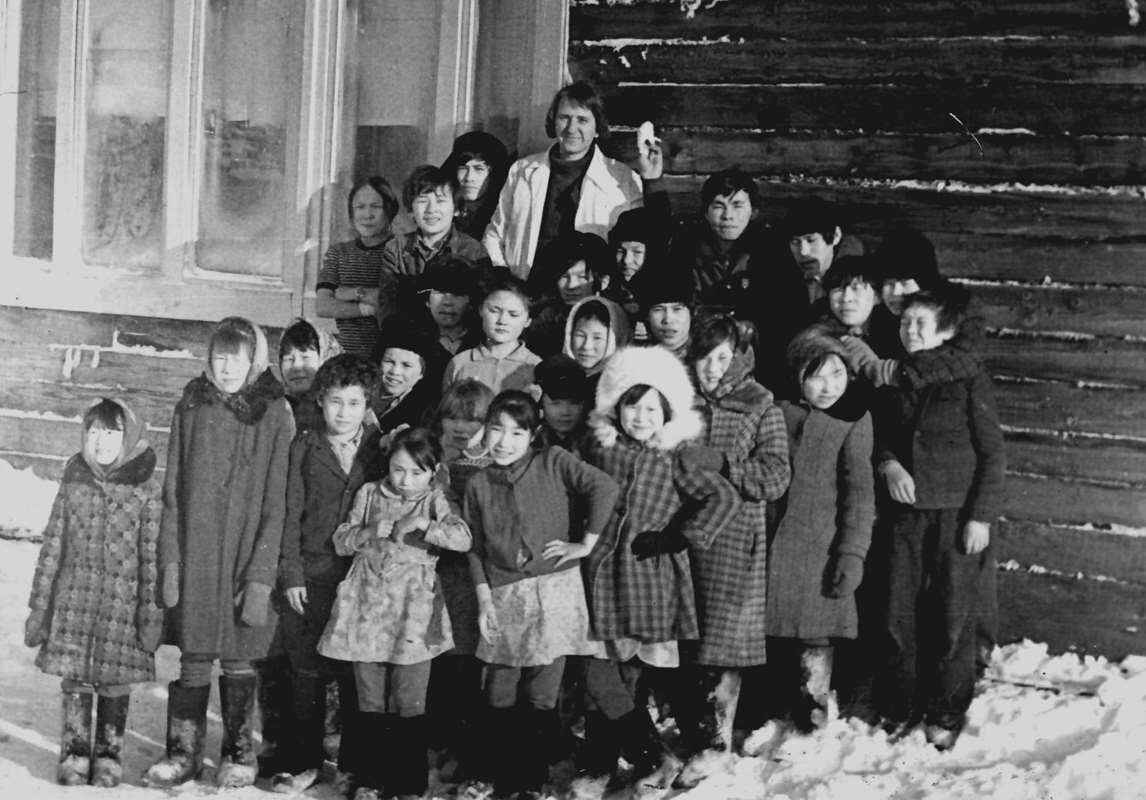    С учащимися Кутопьюганской школы-интерната. Фото автора stalker