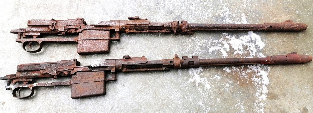 Две самозарядные винтовки Маузер обр. 1941, найденные на местах боев.