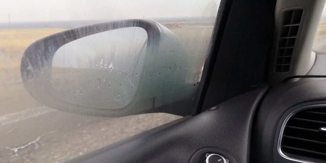 Долго боролся с запотеванием стёкол, а причина была неочевидной: делюсь способом решения проблемы