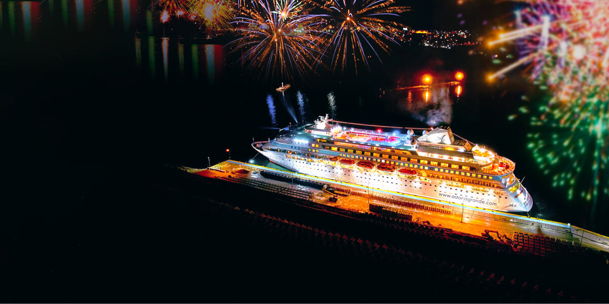 Как провести новогодние праздники так, чтобы ярких впечатлений хватило не на один год? Конечно, отправиться в незабываемый круиз на лайнере Astoria Grande!