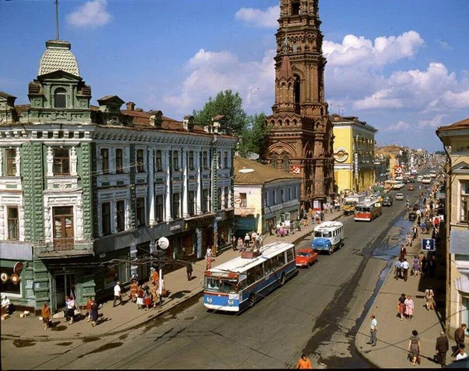 Казань 80 х фото. Улица Баумана Казань 1980. Старая улица Баумана Казань. Казань улица Баумана 1980 год. Улица Баумана в Казани 80х.