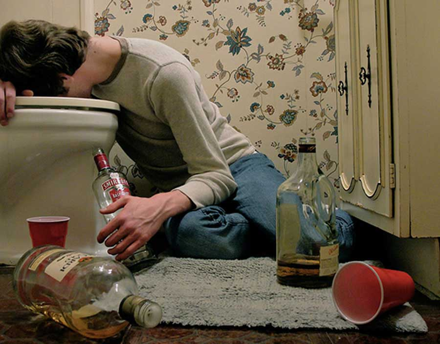 Что делать при алкогольном отравлении и рвоте? | Наркологическая клиника «Лордмед» | Дзен