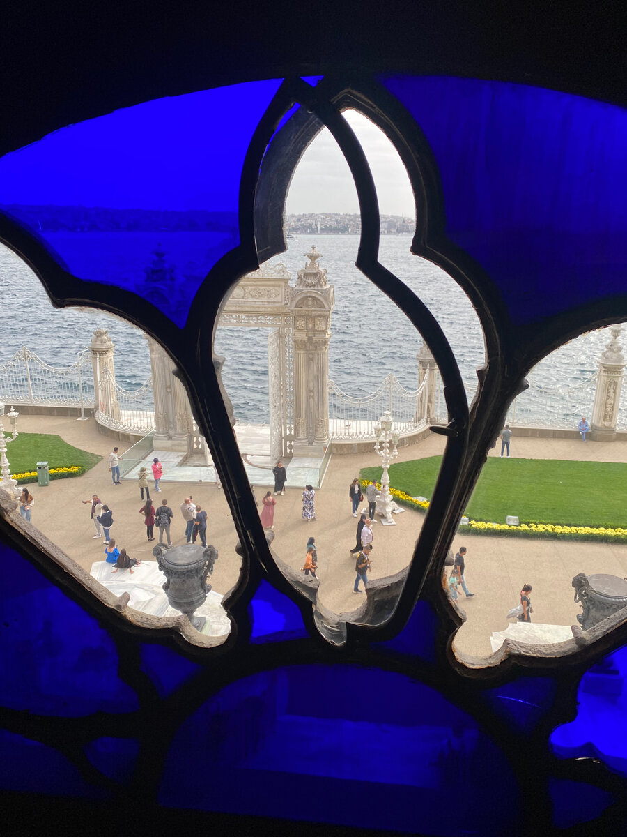 Вид из дворца Долмабахче