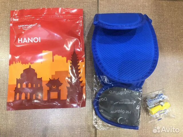 Дорожный набор. Фото взято из открытых источников интернета. Видимо кто-то продает эти наборы на Авито 😂 интересно узнать цену. Мы тапочки в самолете не надевали, но они нам пригодились в отеле. Очень удобно было в них ходить по номеру. 