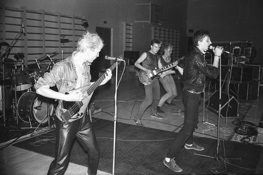 Объект насмешек 1986. Группа нервы 2021. Группы яе. Группы яе. Группа васильки старый оскол.