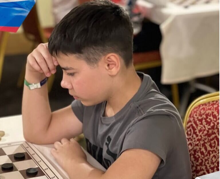    Спортсмен из Орска Сергей Свечников взял бронзу первенства мира по шашкам Кристина Просвиркина