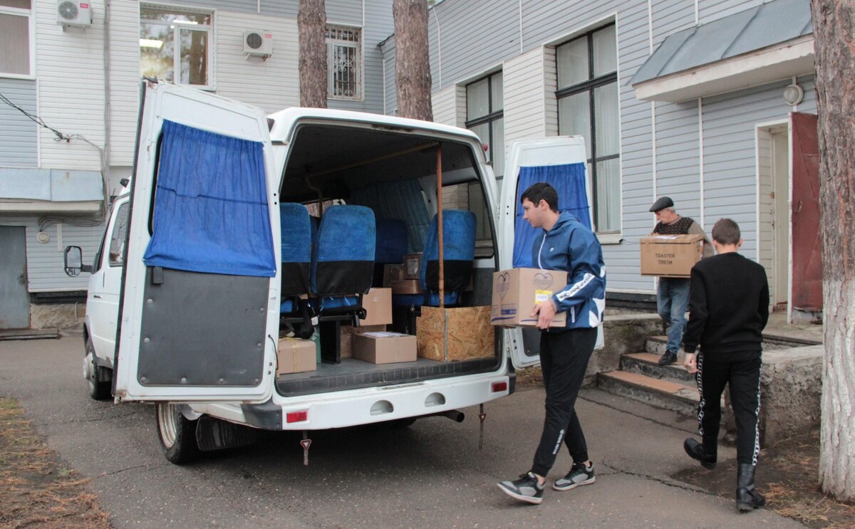    Тушенка, каша и чай. Жители Илекского района собрали гуманитарную помощь для бойцов СВО Кристина Просвиркина