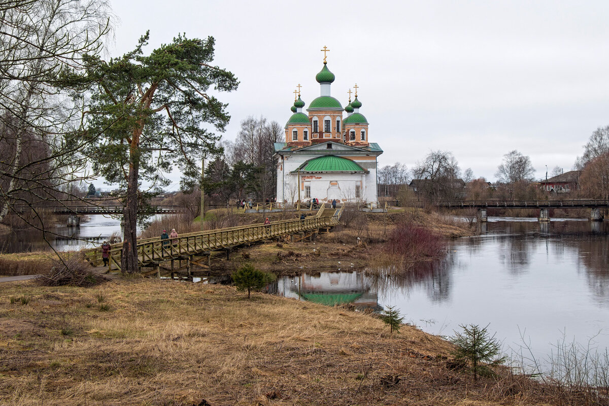 Верхний олонец. Олонец Ленинградская область. Олонец весной и летом. Слободской мост Олонец. Олонец частный сектор.