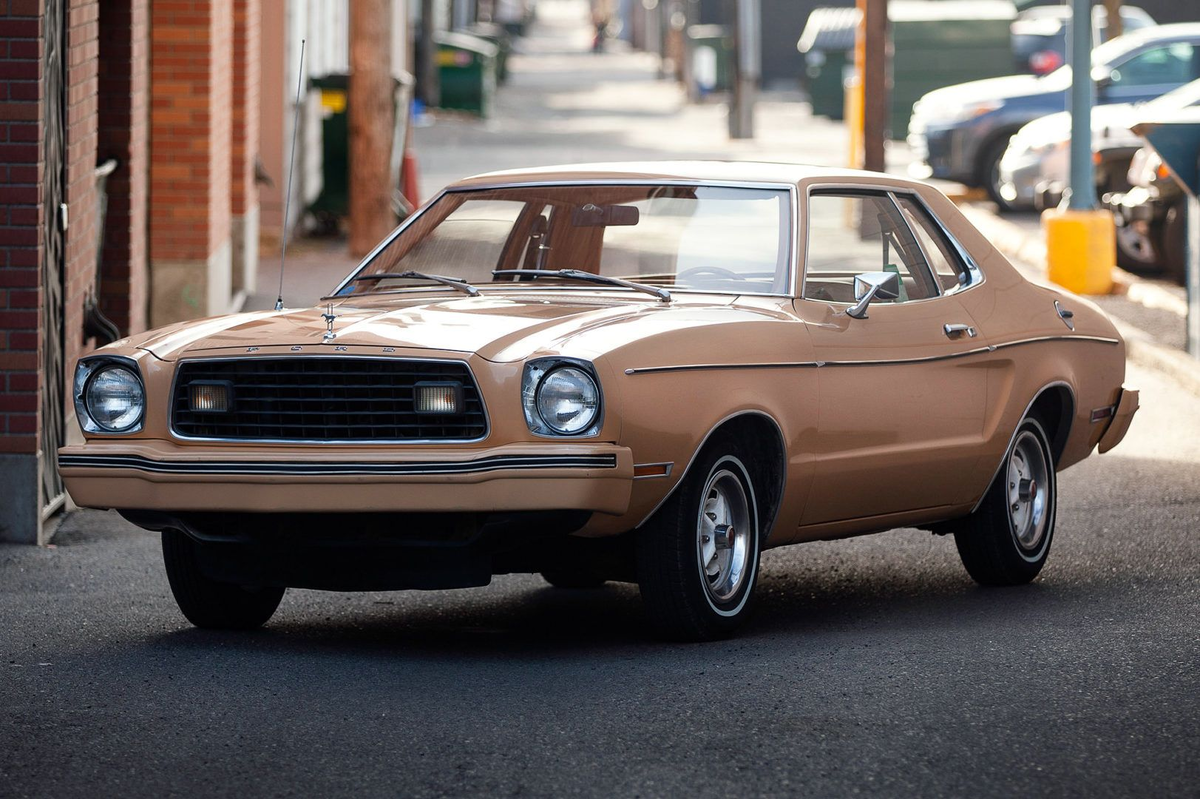 Generation ii. Ford Mustang 2 поколения. Форд Мустанг 1978. Форд Мустанг 1974. Форд Мустанг 1974-1978.