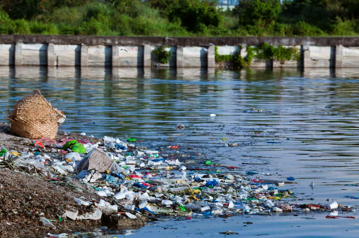 Рост загрязнения воды