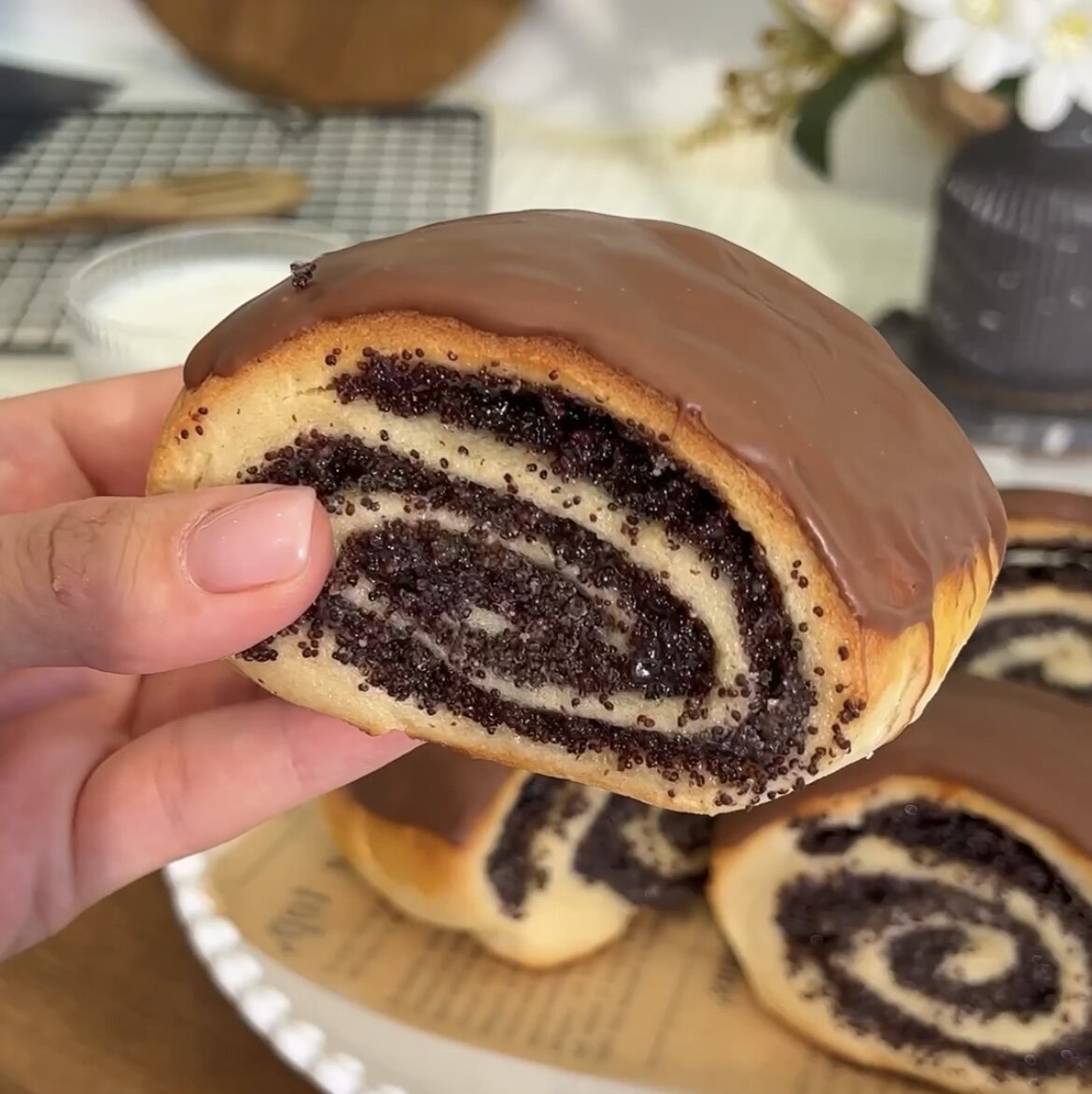 Булочки с маком в шоколаде🥯🍫: рецепт, который захочется повторить снова и  снова! | РЕЦЕПТЫ с любовью | Дзен