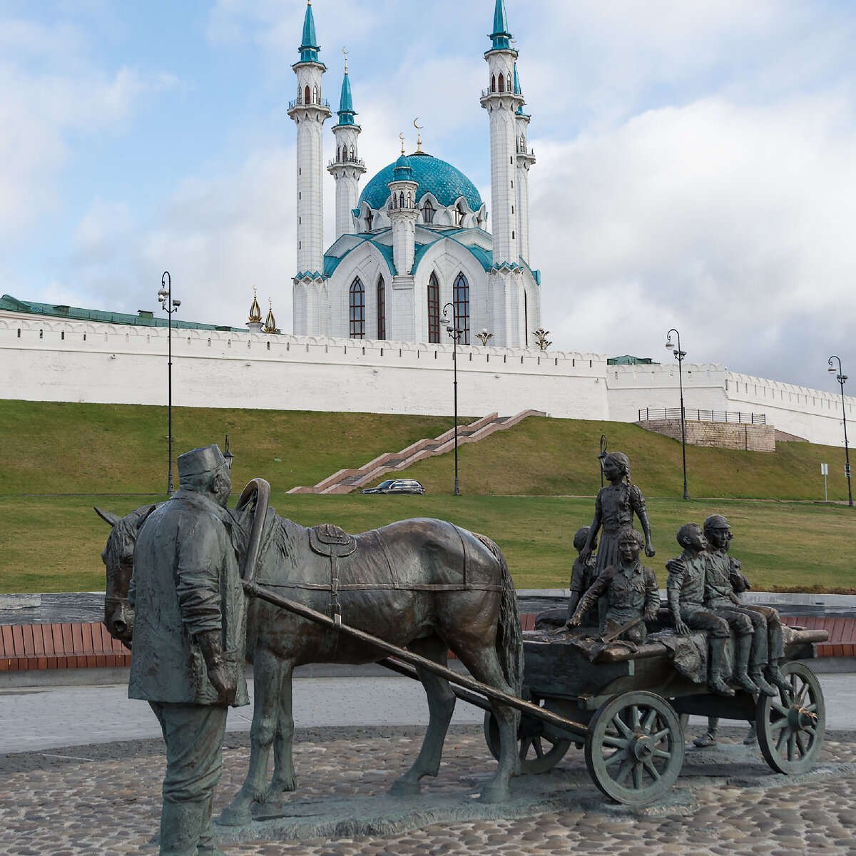 Татарочка с вокзала» или Есть ли творчество в Казани? | Отель 