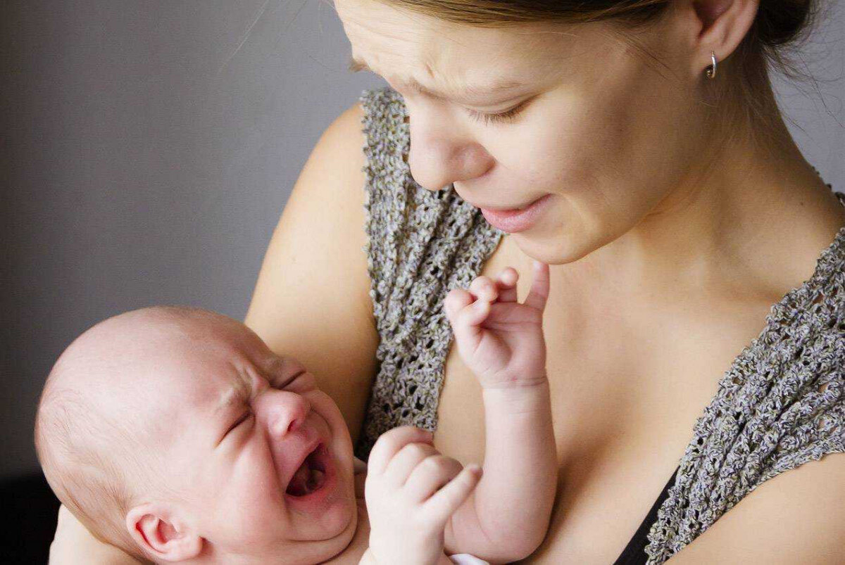 почему новорожденный не берет одну грудь психует фото 40